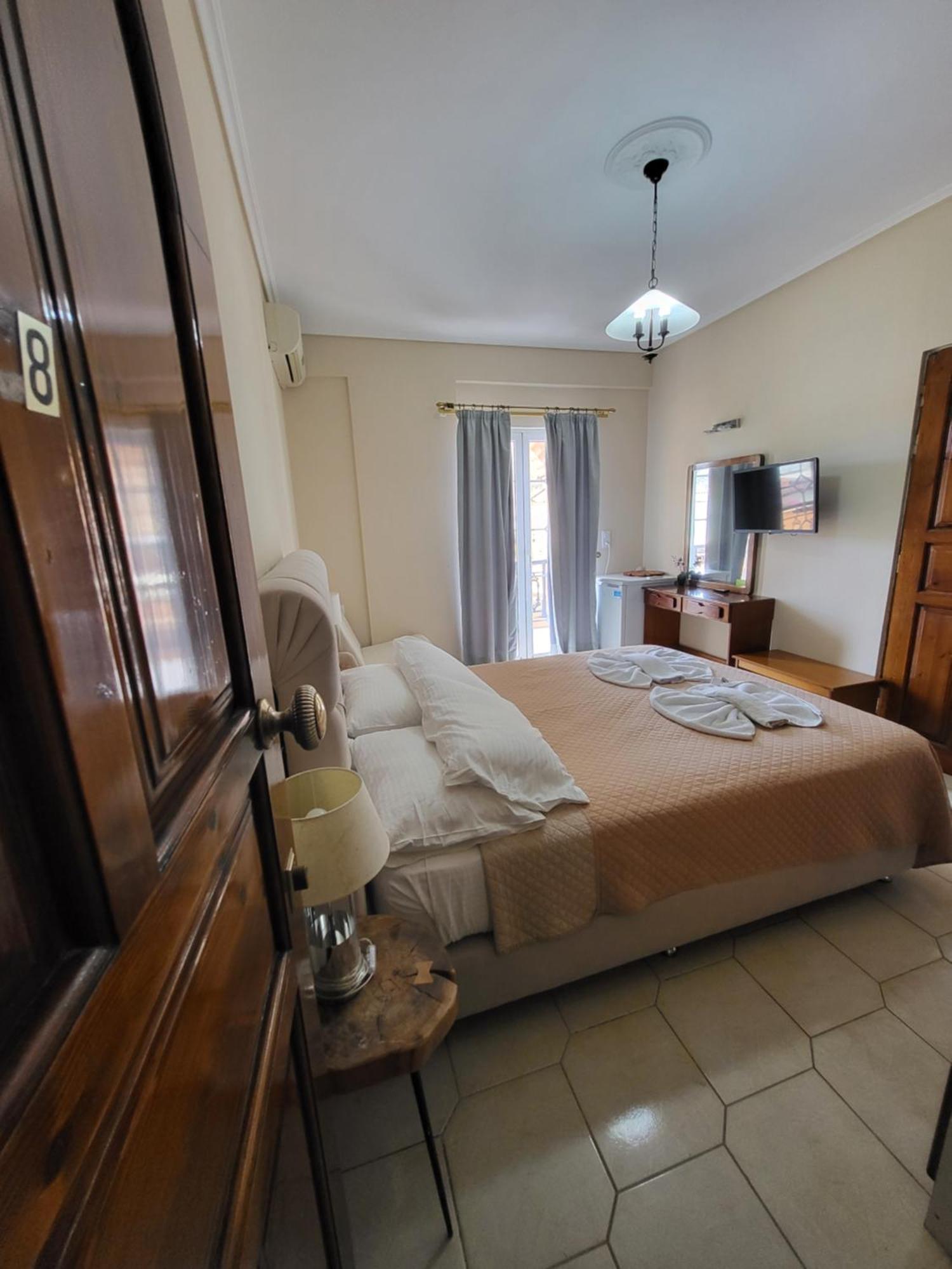 Plános Paradise Bar Apartments מראה חיצוני תמונה