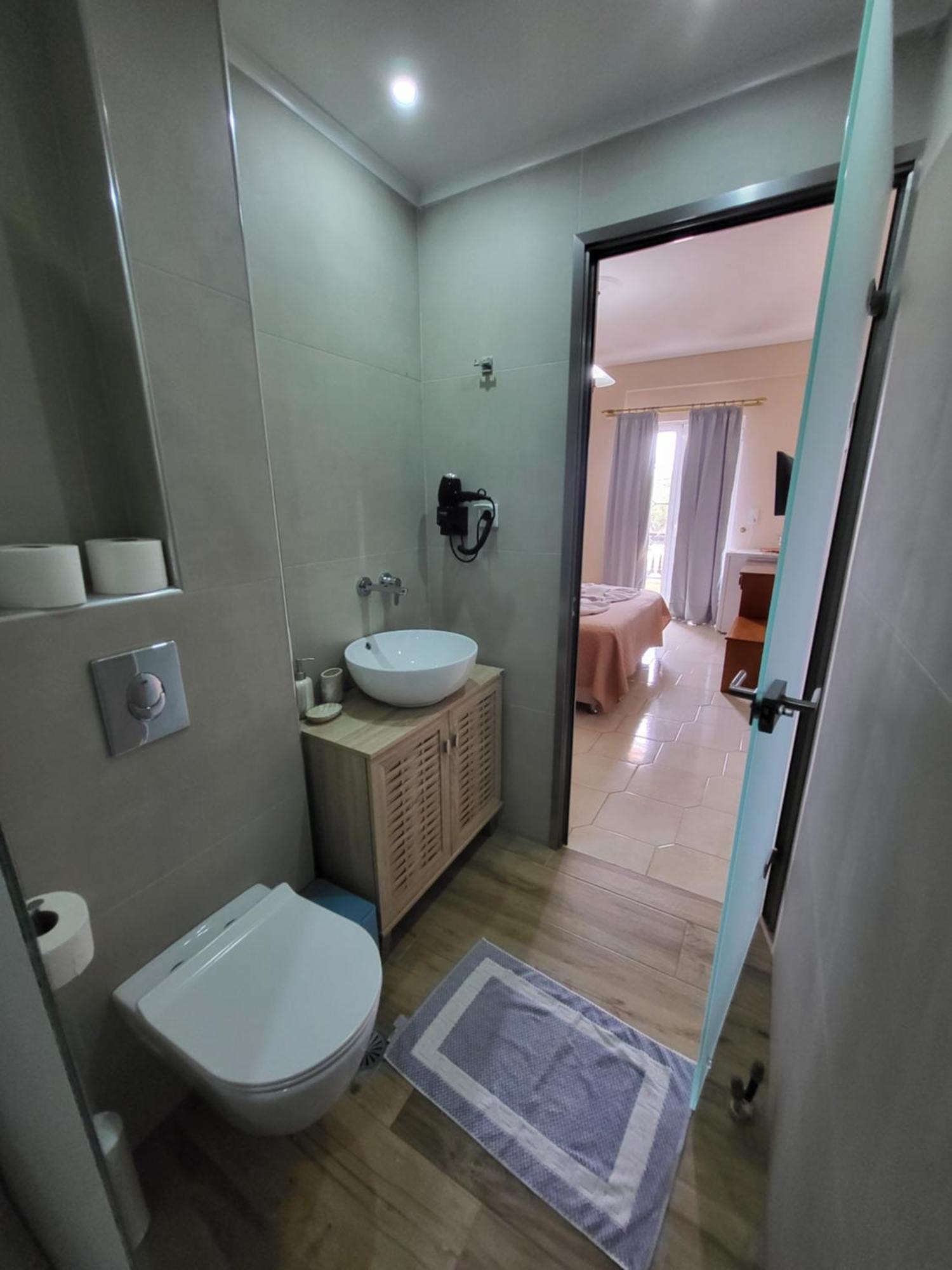 Plános Paradise Bar Apartments מראה חיצוני תמונה