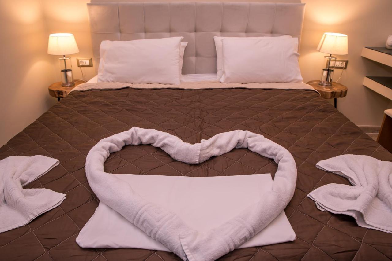 Plános Paradise Bar Apartments מראה חיצוני תמונה